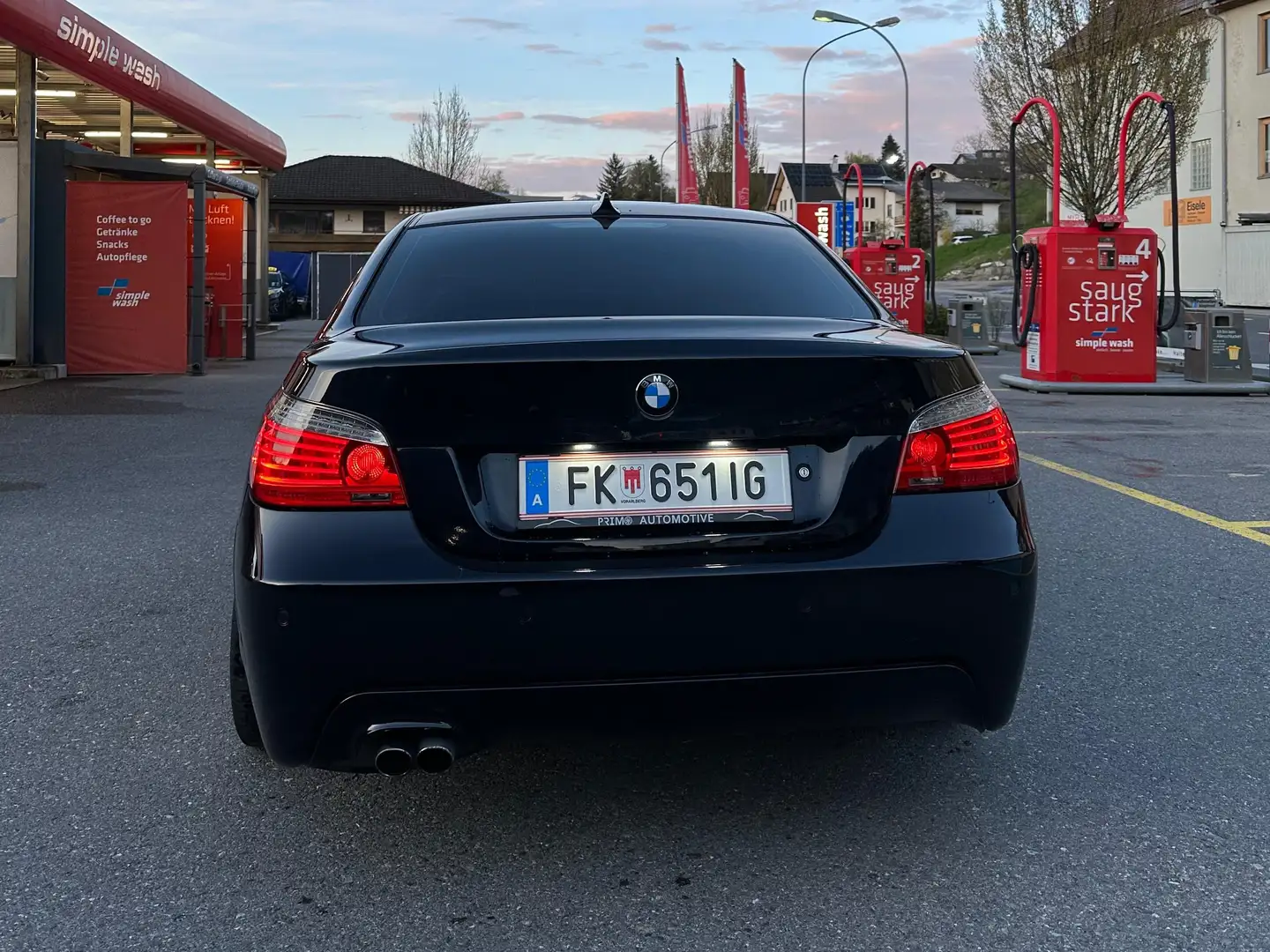 BMW 530 530d Aut. Schwarz - 1