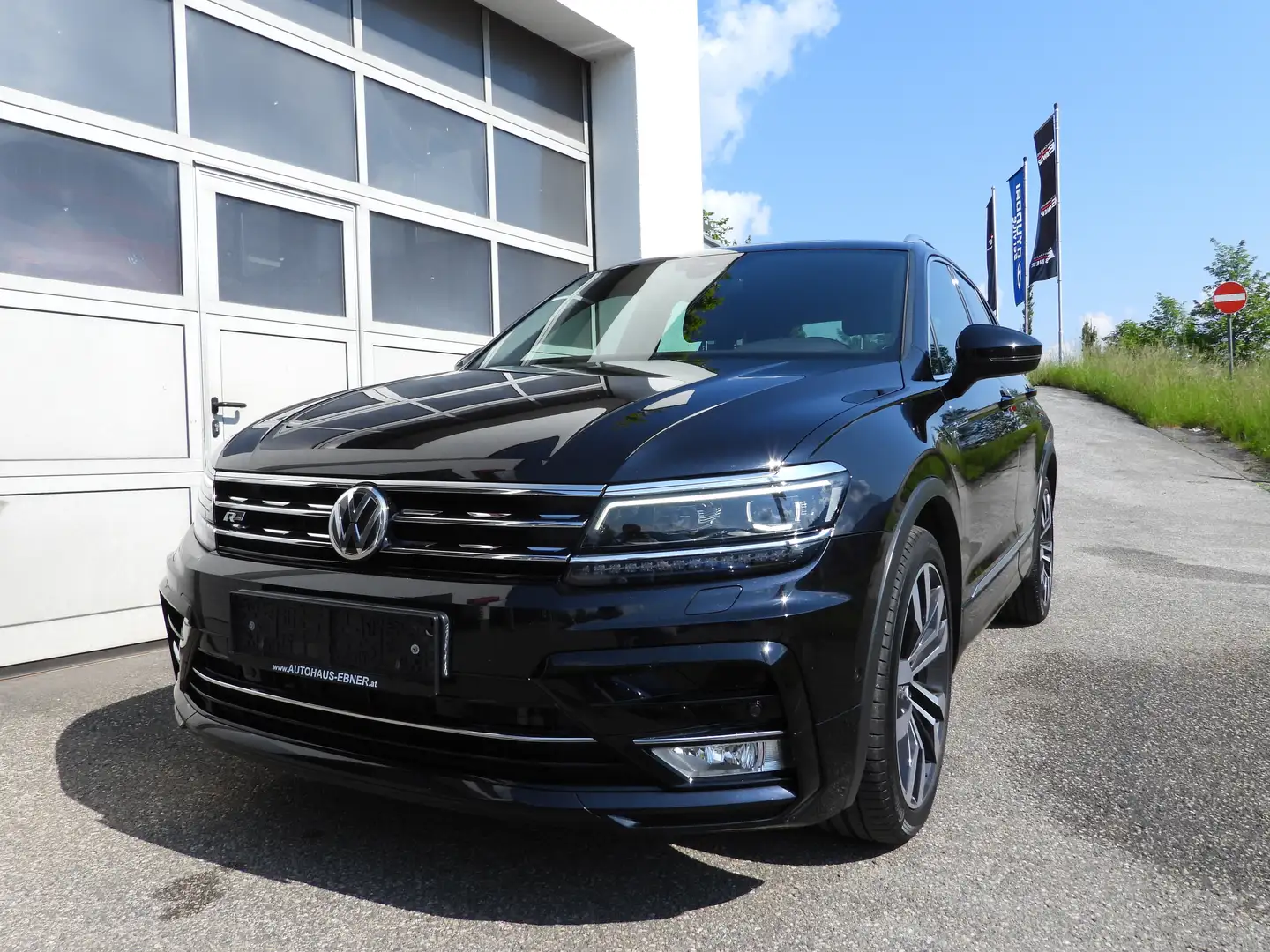 Volkswagen Tiguan 2,0 TDI SCR 4Motion Highline DSG Schwarz - 1