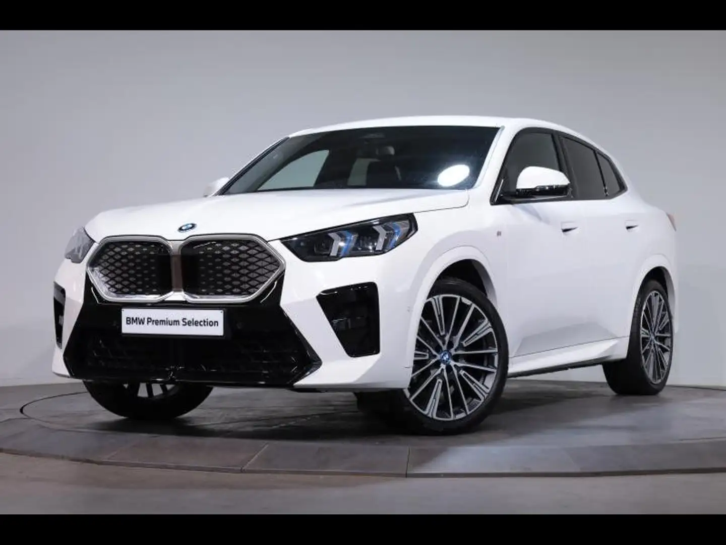 BMW iX2 eDrive20 Kit M Sport Blanc - 1