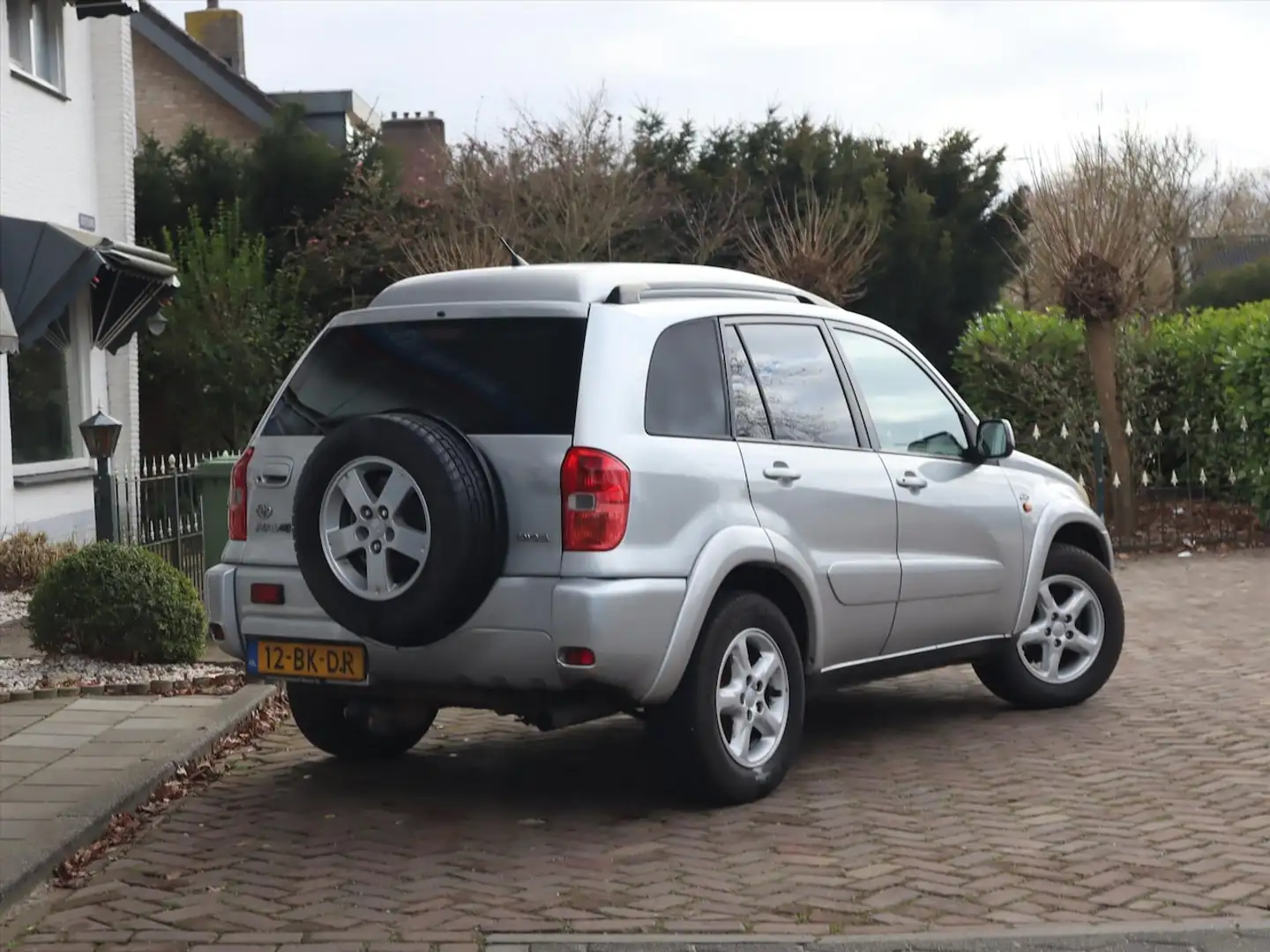 Toyota RAV 4 2.0 D4-D VAN LINEA SOL 4WD Grijs - 2