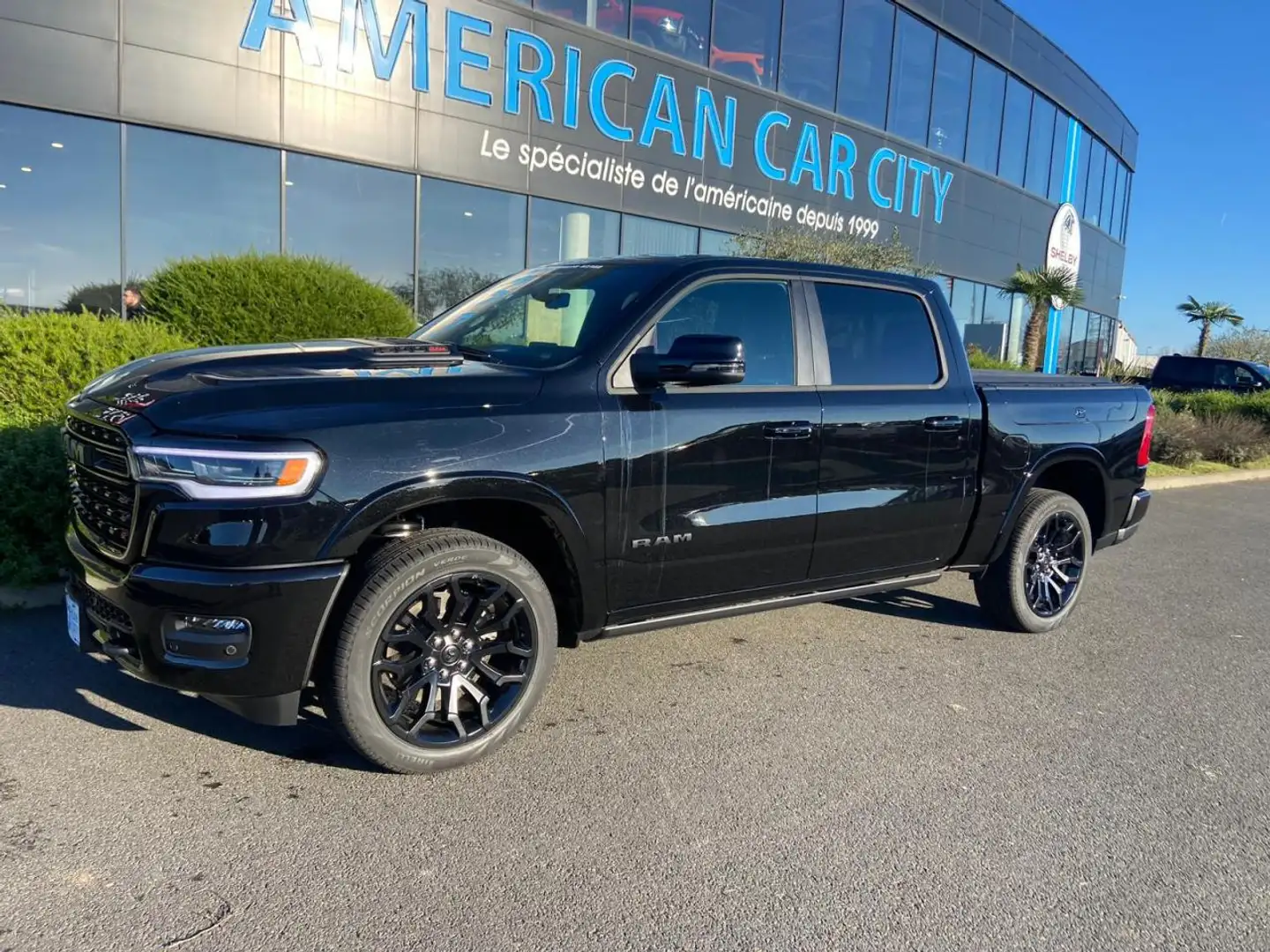 Dodge RAM 1500 CREW LIMITED NIGHT EDITION RAMBOX 2025 Noir - 1