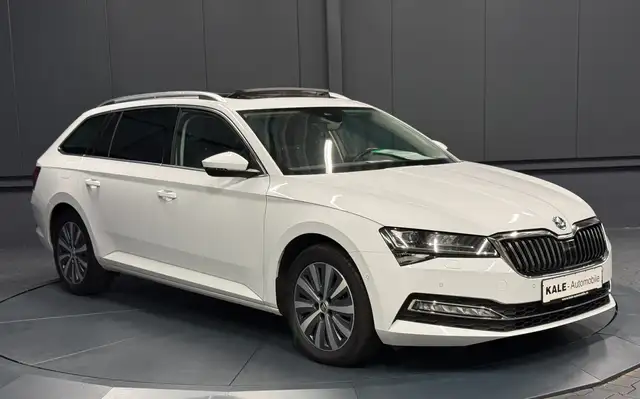 Skoda Superb view 9