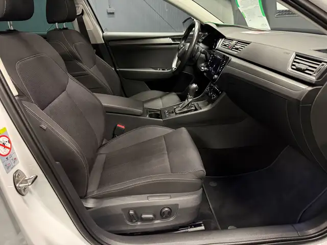 Skoda Superb view 12