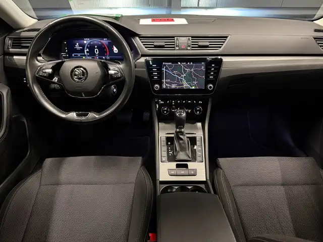 Skoda Superb view 14