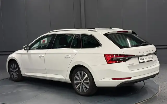 Skoda Superb view 4