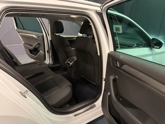 Skoda Superb view 26