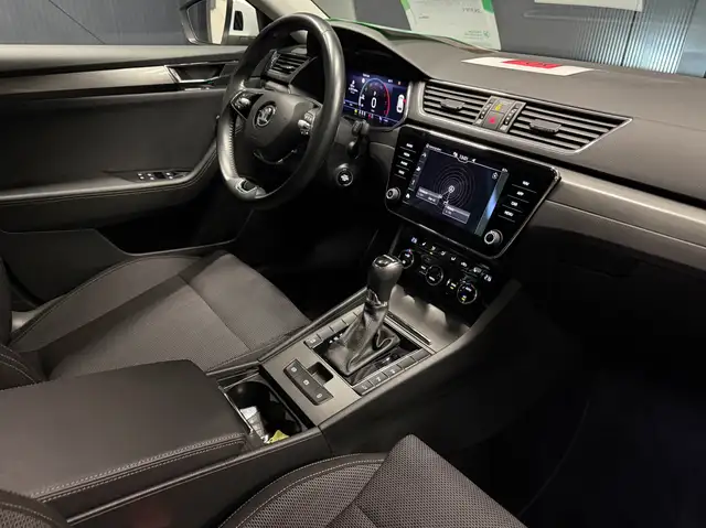 Skoda Superb view 13