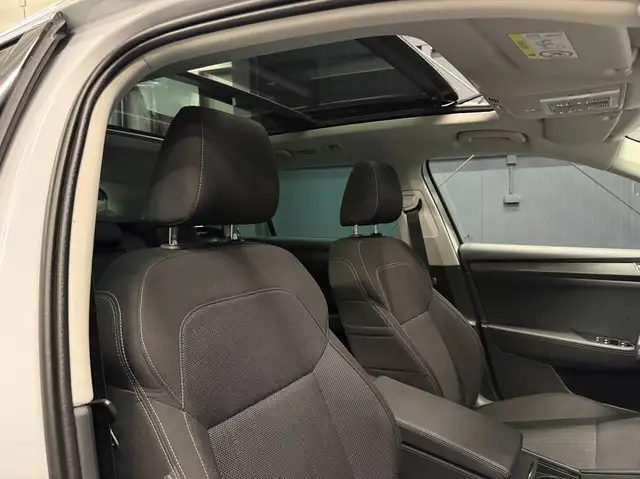 Skoda Superb view 11