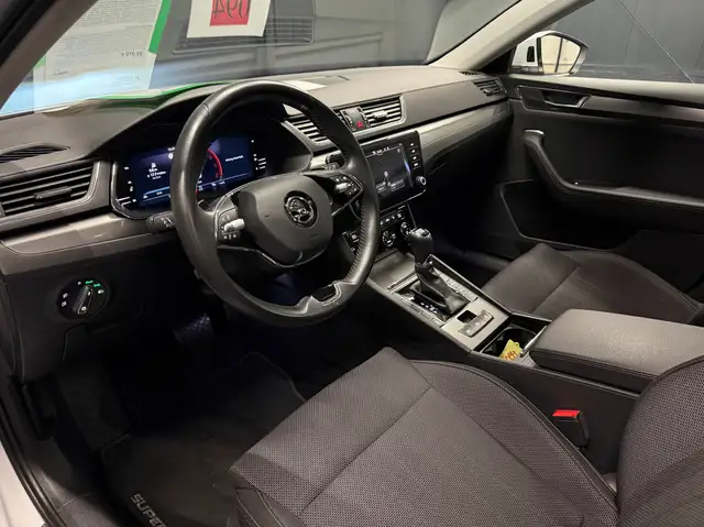 Skoda Superb view 23