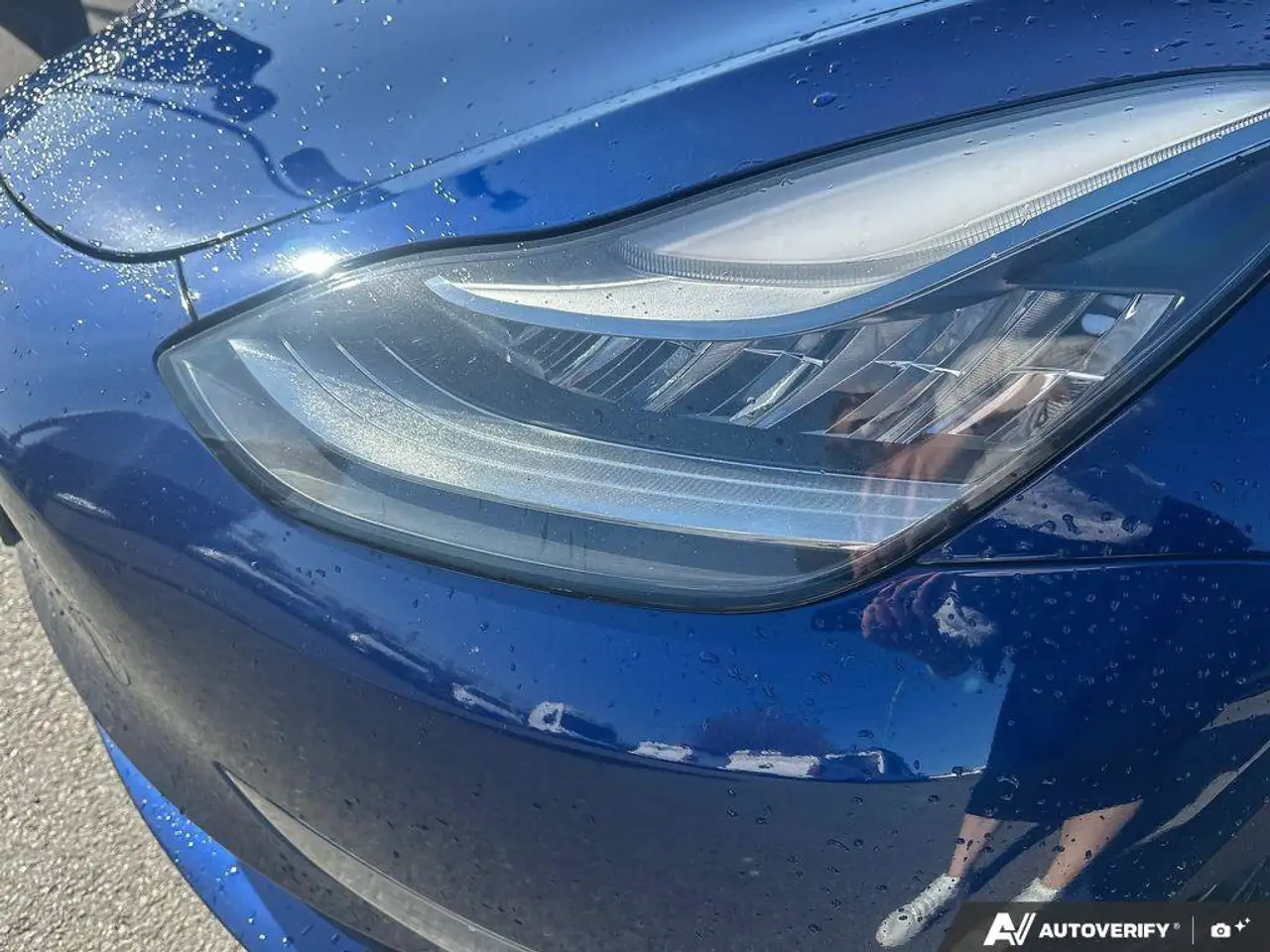 Tesla Model 3 снимка Tesla Model 3
