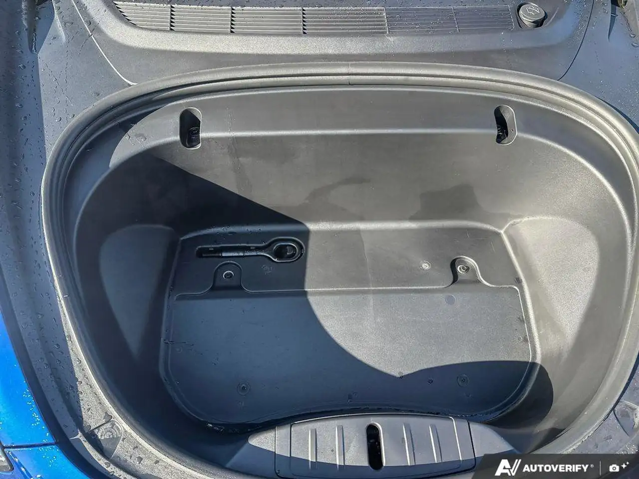Tesla Model 3 снимка Tesla Model 3