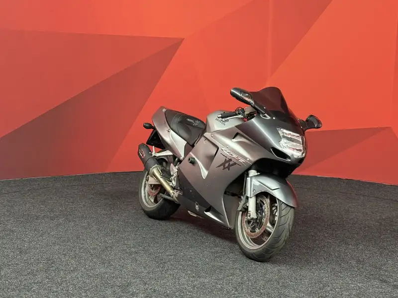 Honda CBR 1100 - foto 4