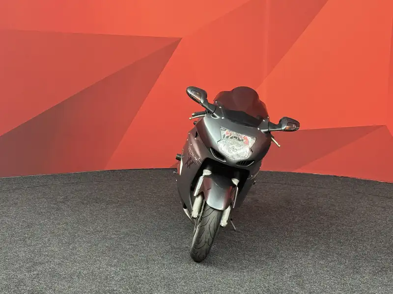 Honda CBR 1100 - foto 7
