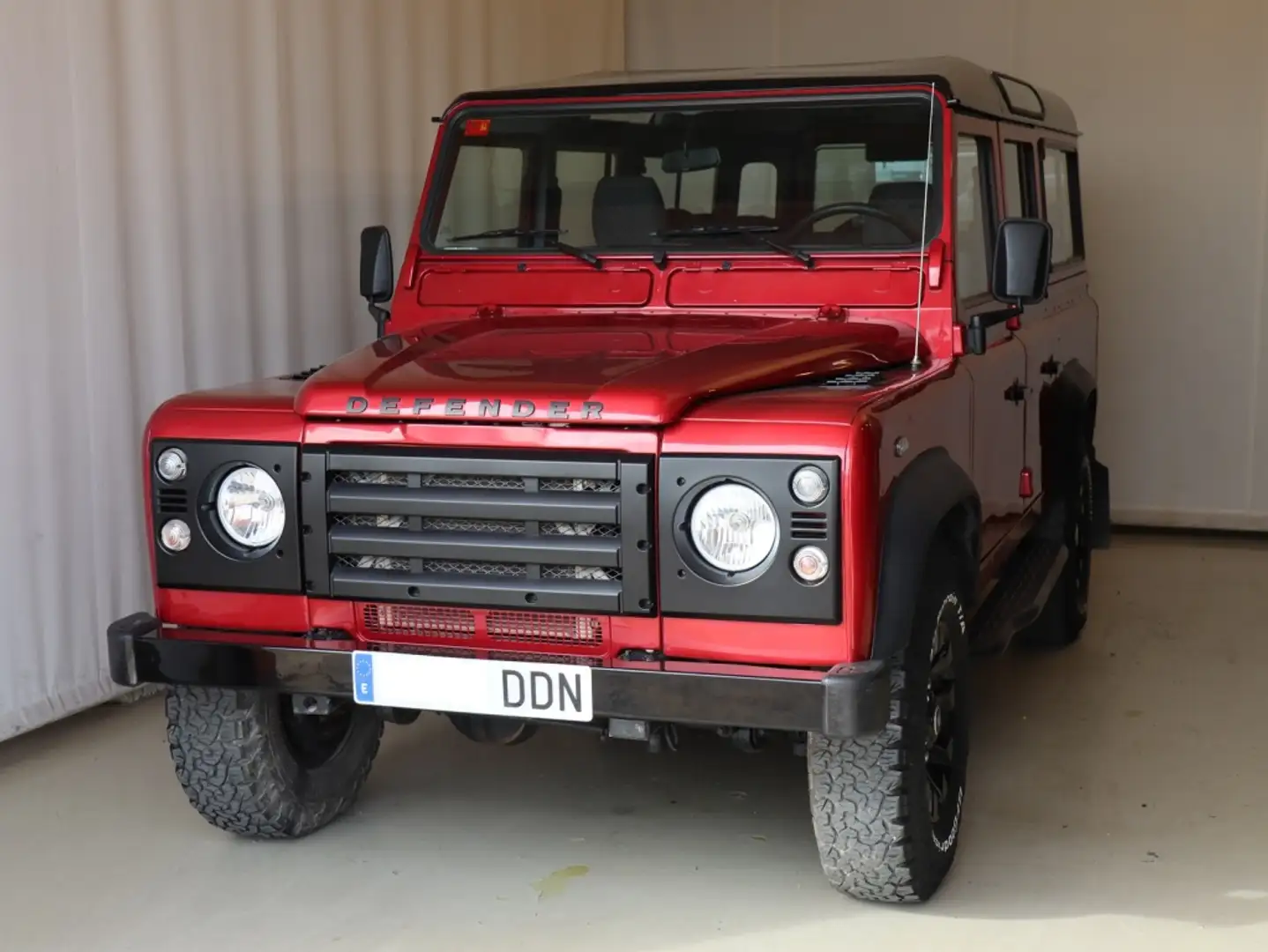 Land Rover Defender 110 2.5Td5 SW S Paars - 2