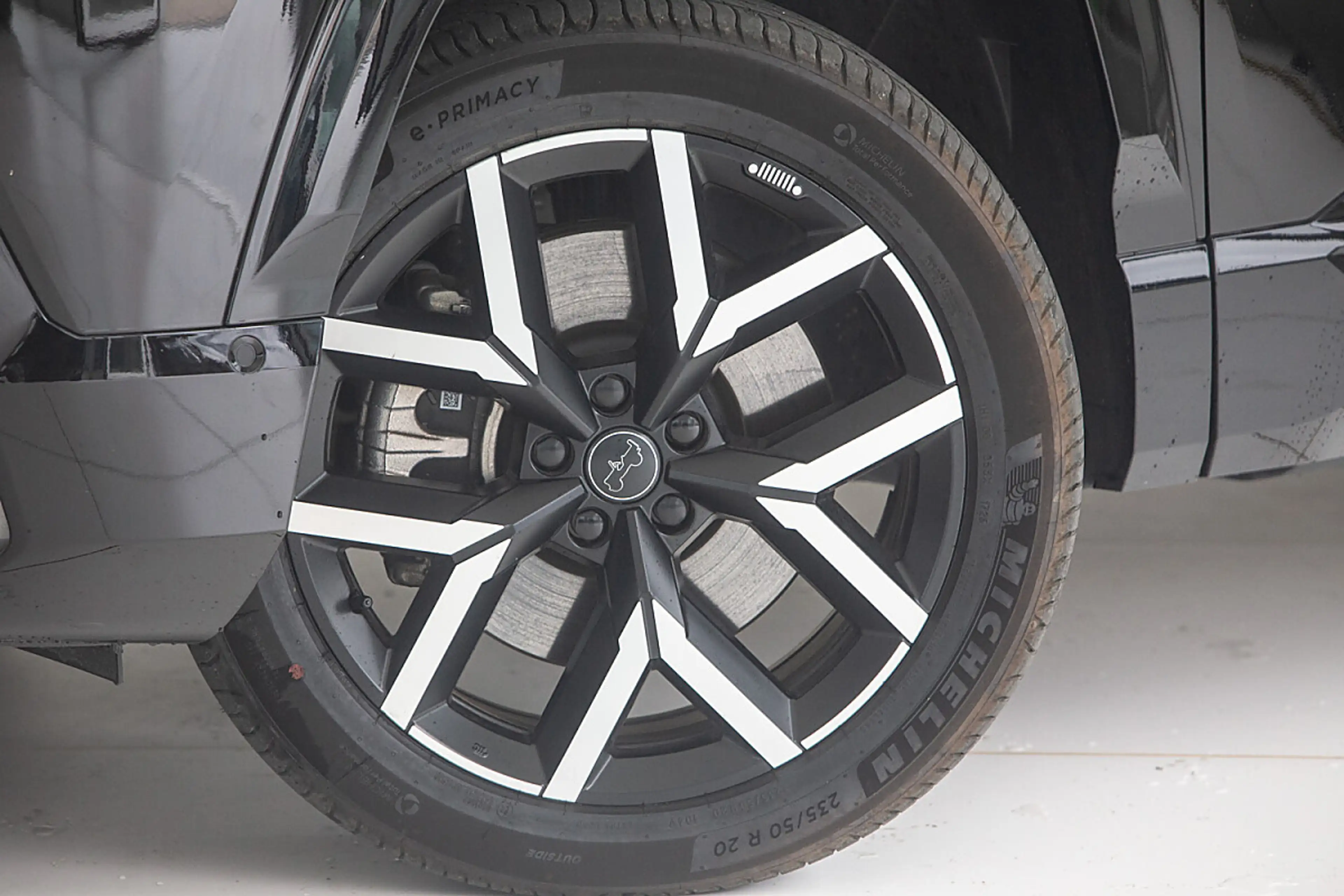 Jeep Compass Elektro First Edition — photo 2