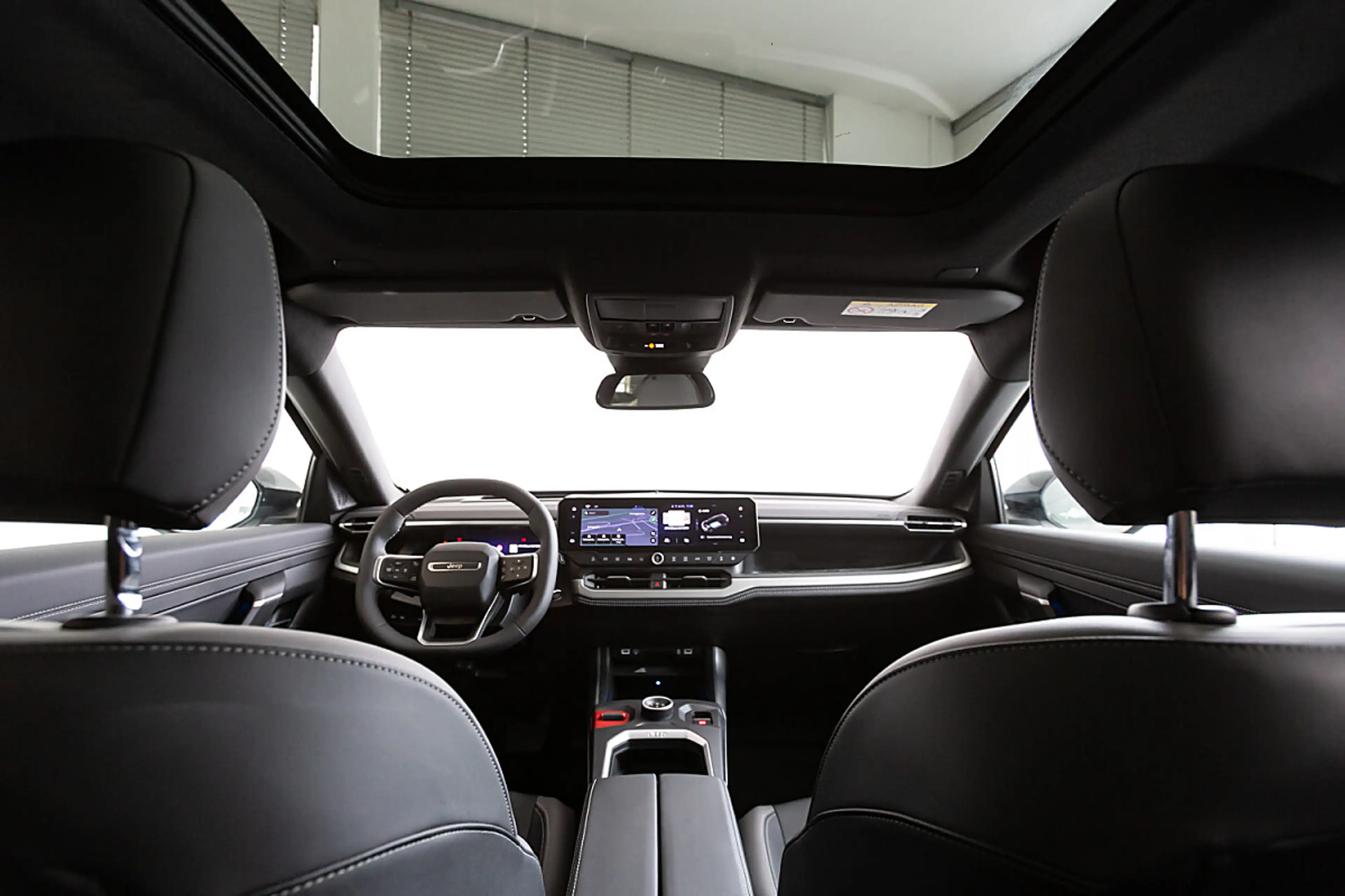 Jeep Compass Elektro First Edition — photo 7
