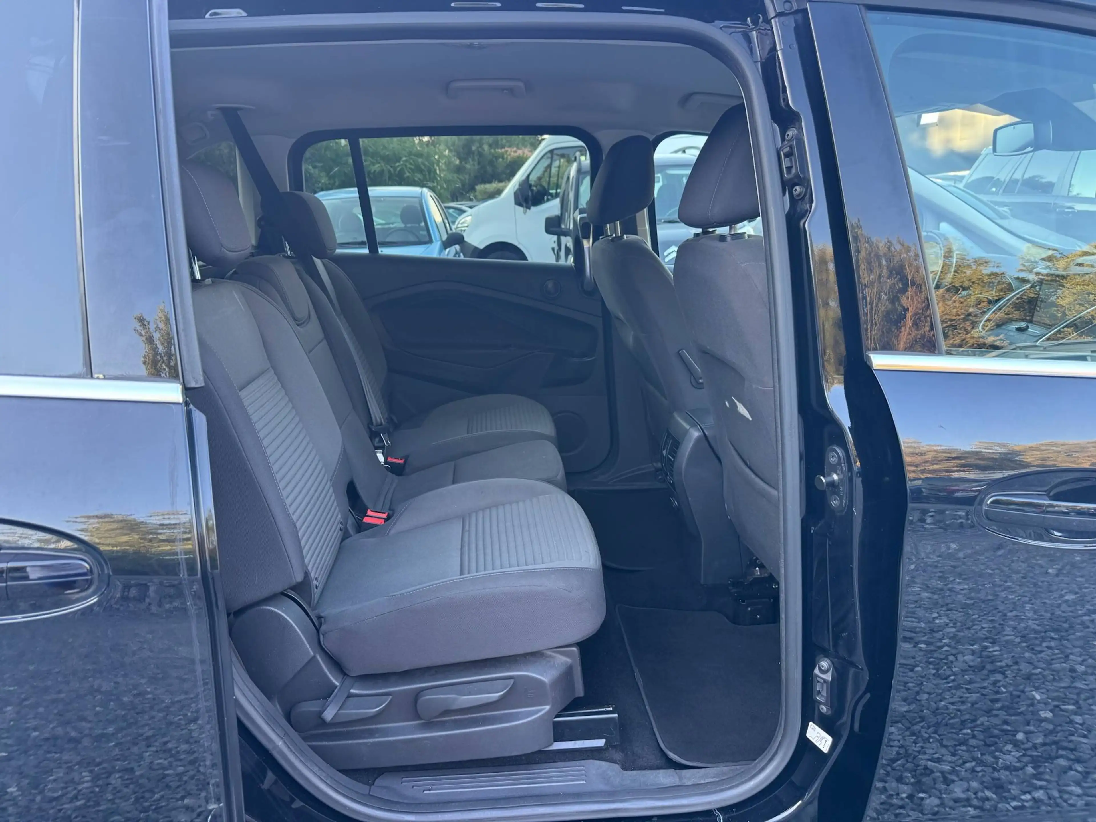 Ford Grand C-Max 1.5 EcoBoost Navi/Cruise/Pdc/Clim Dig/GAR12M — photo 9