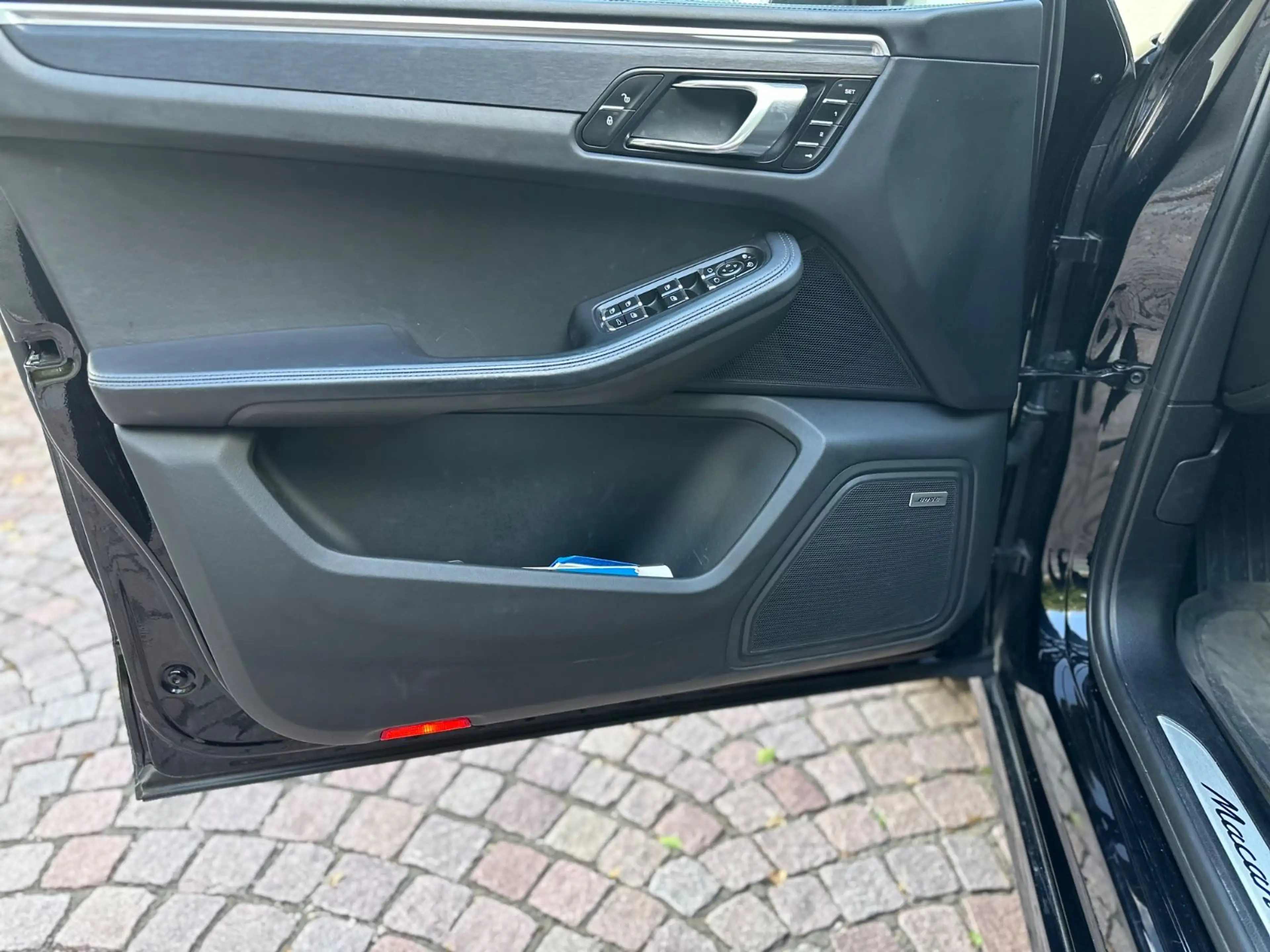 Porsche Macan GTS — photo 10