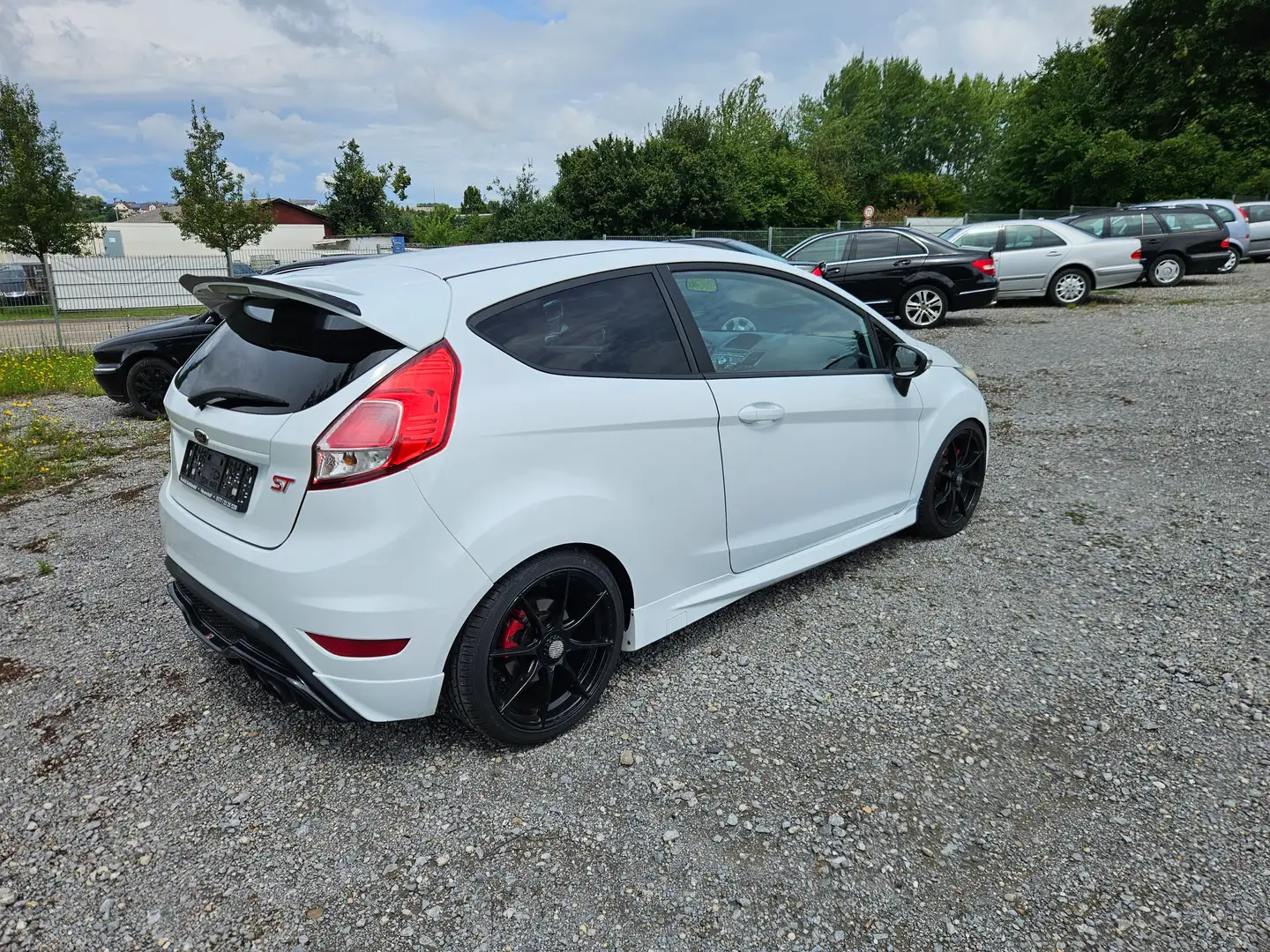 Ford Fiesta 1.6 EcoBoost mit Leder-Sport-Paket ST Weiß - 2