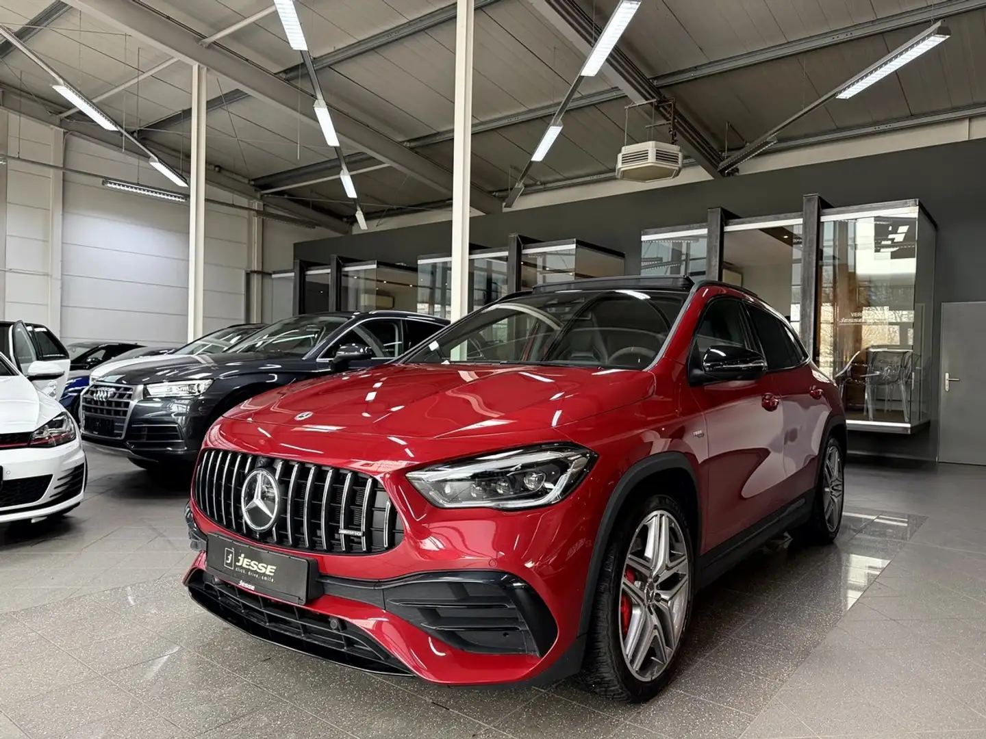 Mercedes-Benz GLA 45 AMG S 4M+ Multibeam Drivers-Package Burmester Pano Rot - 1