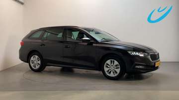 Combi 1.0 e-TSI DSG Ambition Virtual Cockpit Parke