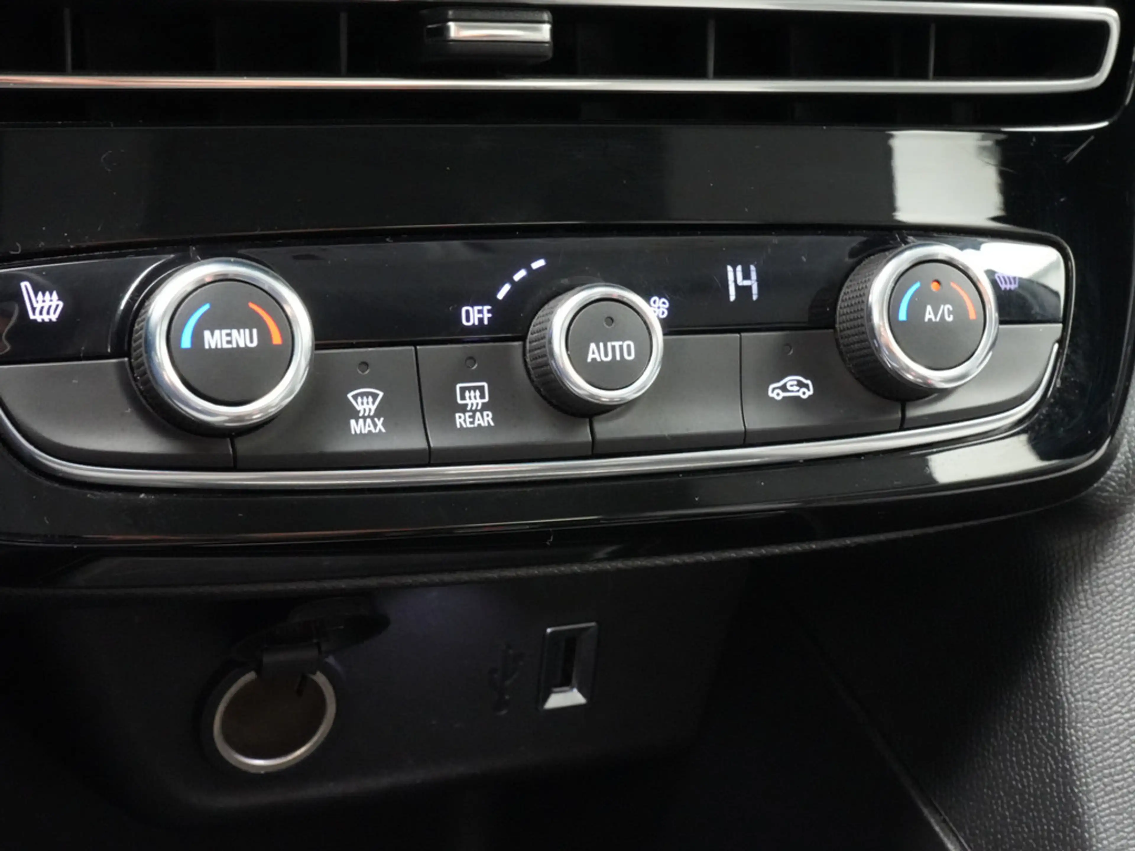 Opel Mokka-E Elegance MATRIX KAM KEYLESS PDC NAVI — photo 11