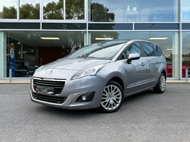 Peugeot 5008 2.0 HDI / 7 ZIT / PANO / NAVI / HEAD UP DISPLAY /
