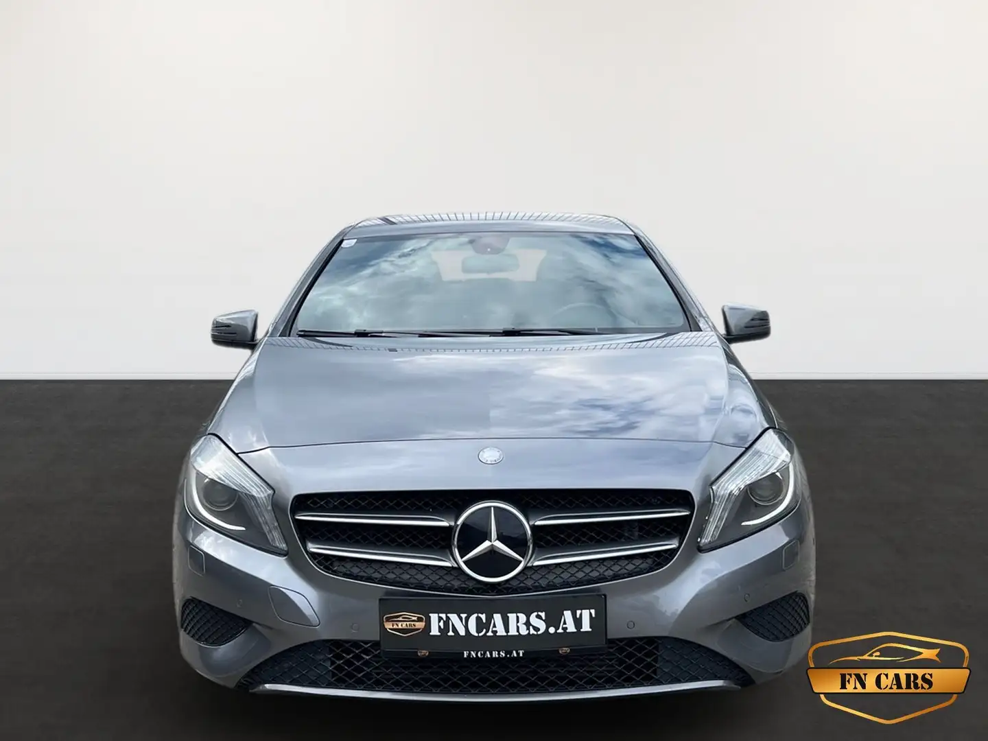 Mercedes-Benz A 180 Aut. // Xenon // PDC // Grau - 2