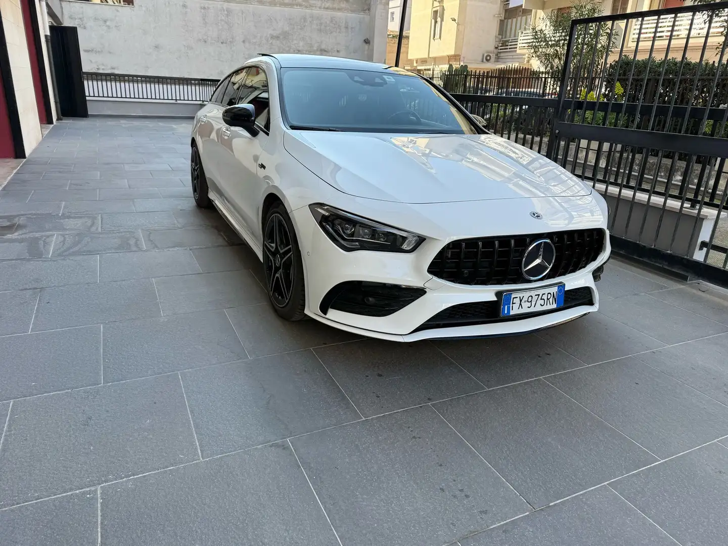 Mercedes-Benz CLA 35 AMG Shooting Brake Race Edition 4matic auto - 1