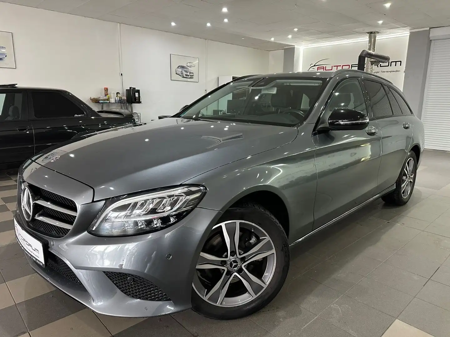 Mercedes-Benz C 220 T d 4Matic Avantgarde Grijs - 1