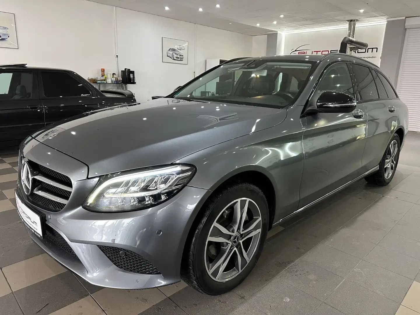 Mercedes-Benz C 220 T d 4Matic Avantgarde Grijs - 2