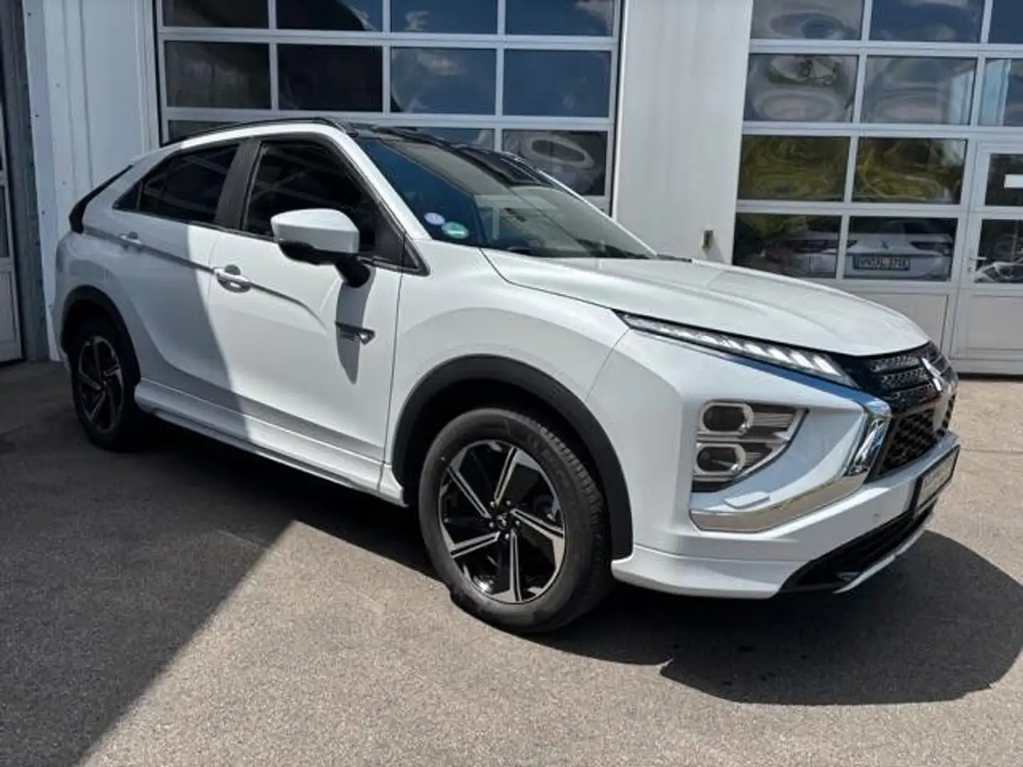 Mitsubishi Eclipse Cross 2.4 PLUG-IN HYBRID 4WD Top Weiß - 2