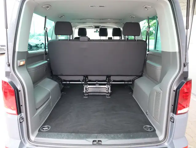 Volkswagen Caravelle view 10