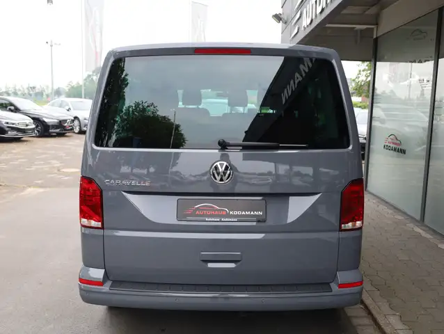 Volkswagen Caravelle view 9