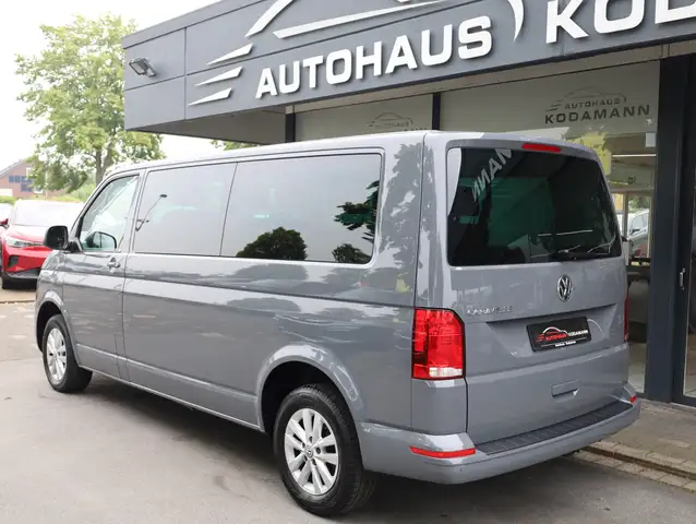 Volkswagen Caravelle view 7