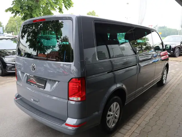 Volkswagen Caravelle view 11