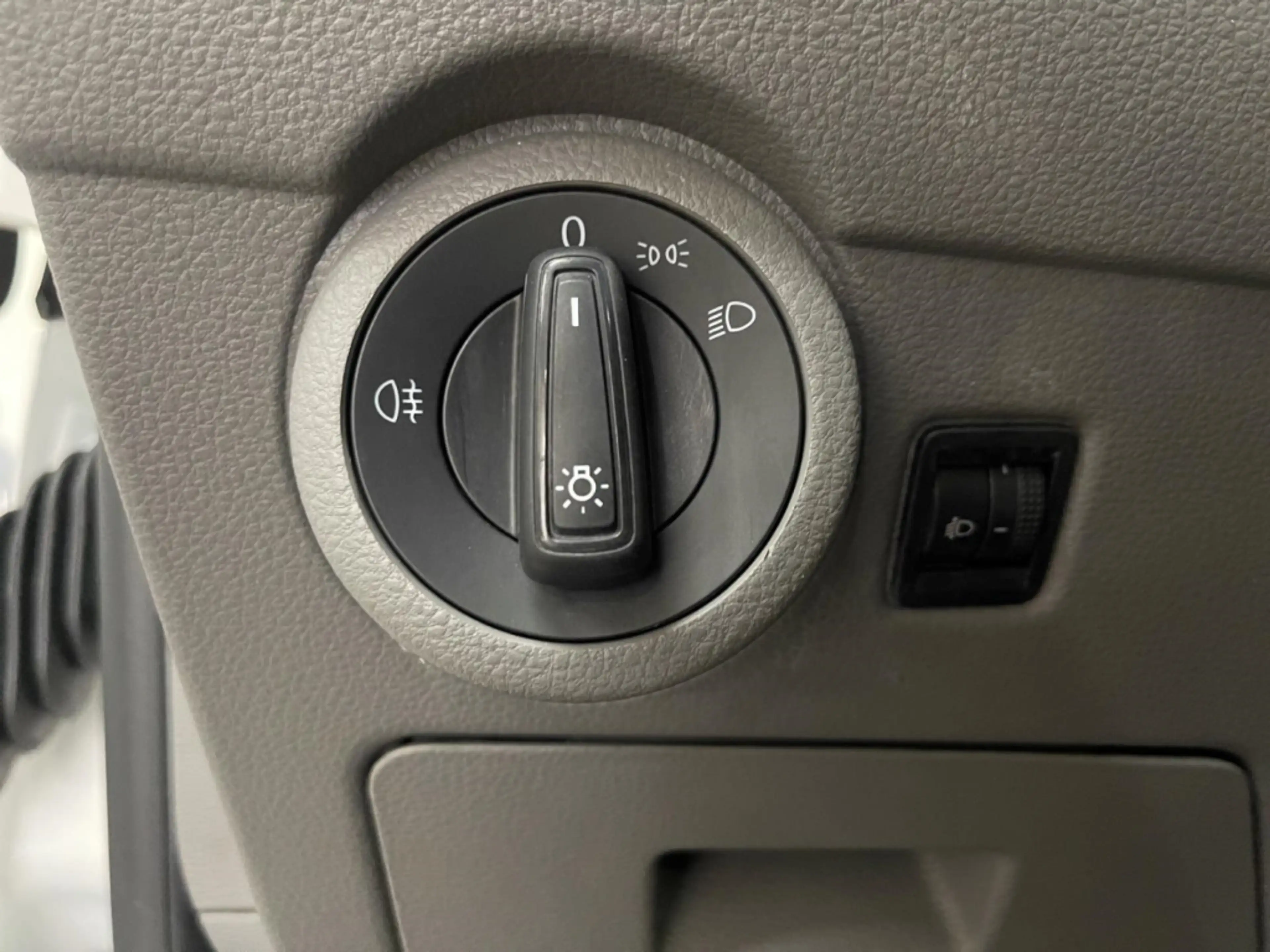 Volkswagen T6.1 Transporter Kasten Plus 2.0 TDI AHK Kamera Navi Klima PDC uvm. — photo 11