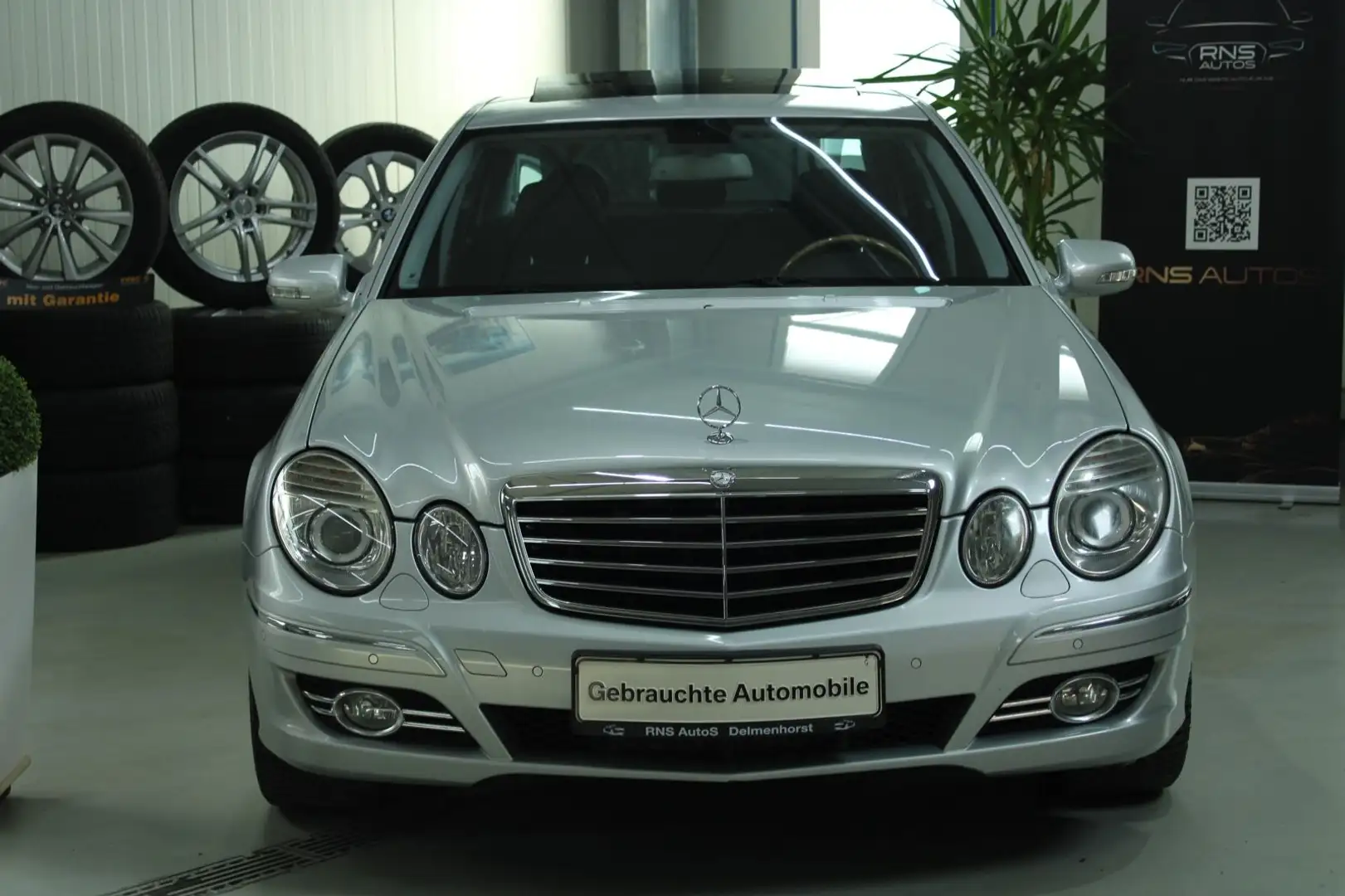 Mercedes-Benz E 350 4MATIC AVANTGARDE,LEDER,Belüftung,VOLL Silber - 2