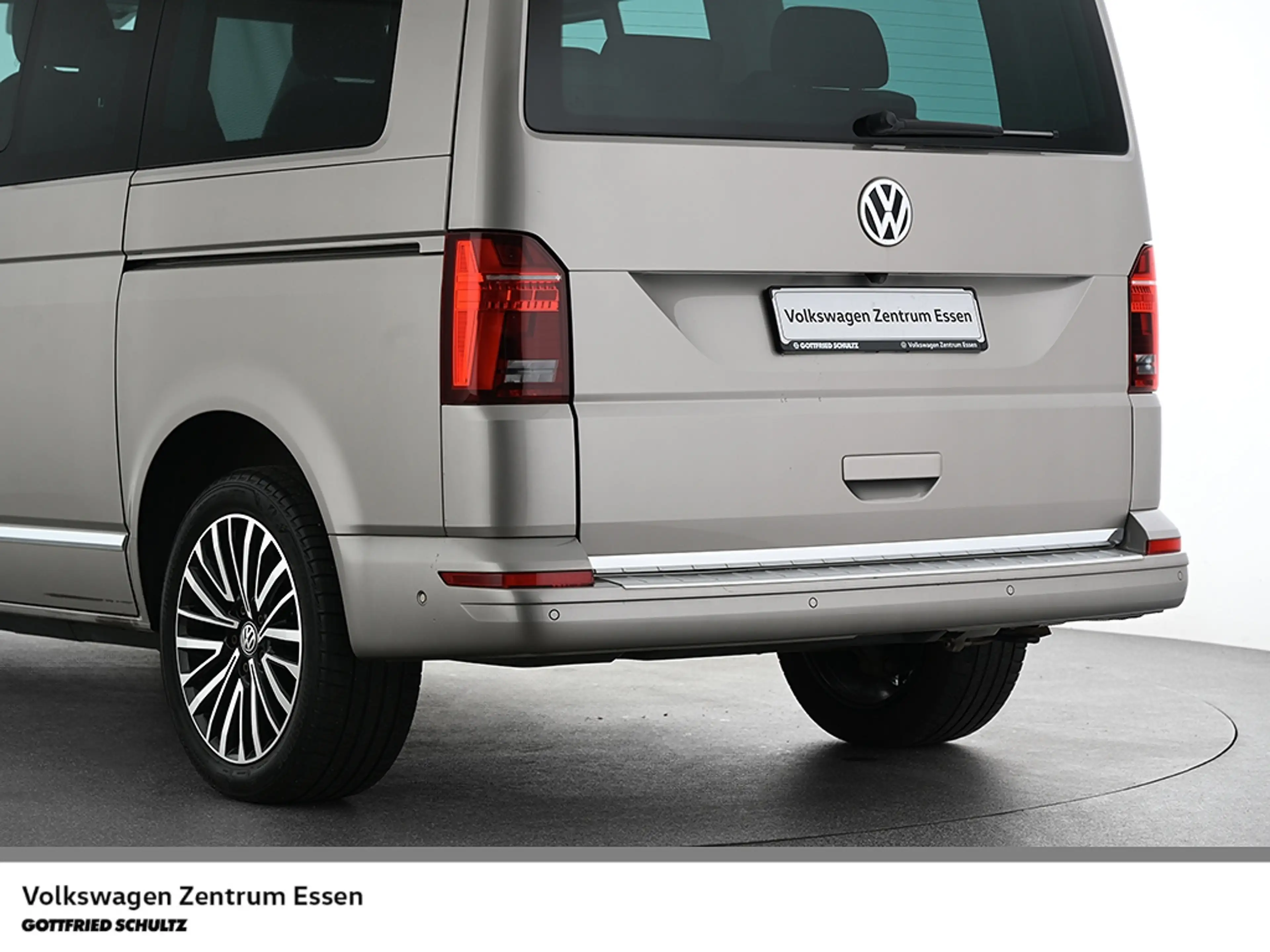 Volkswagen T6.1 Multivan Generation Six 4M DSG LED Navi R-Kamera Sitzhzg — photo 7