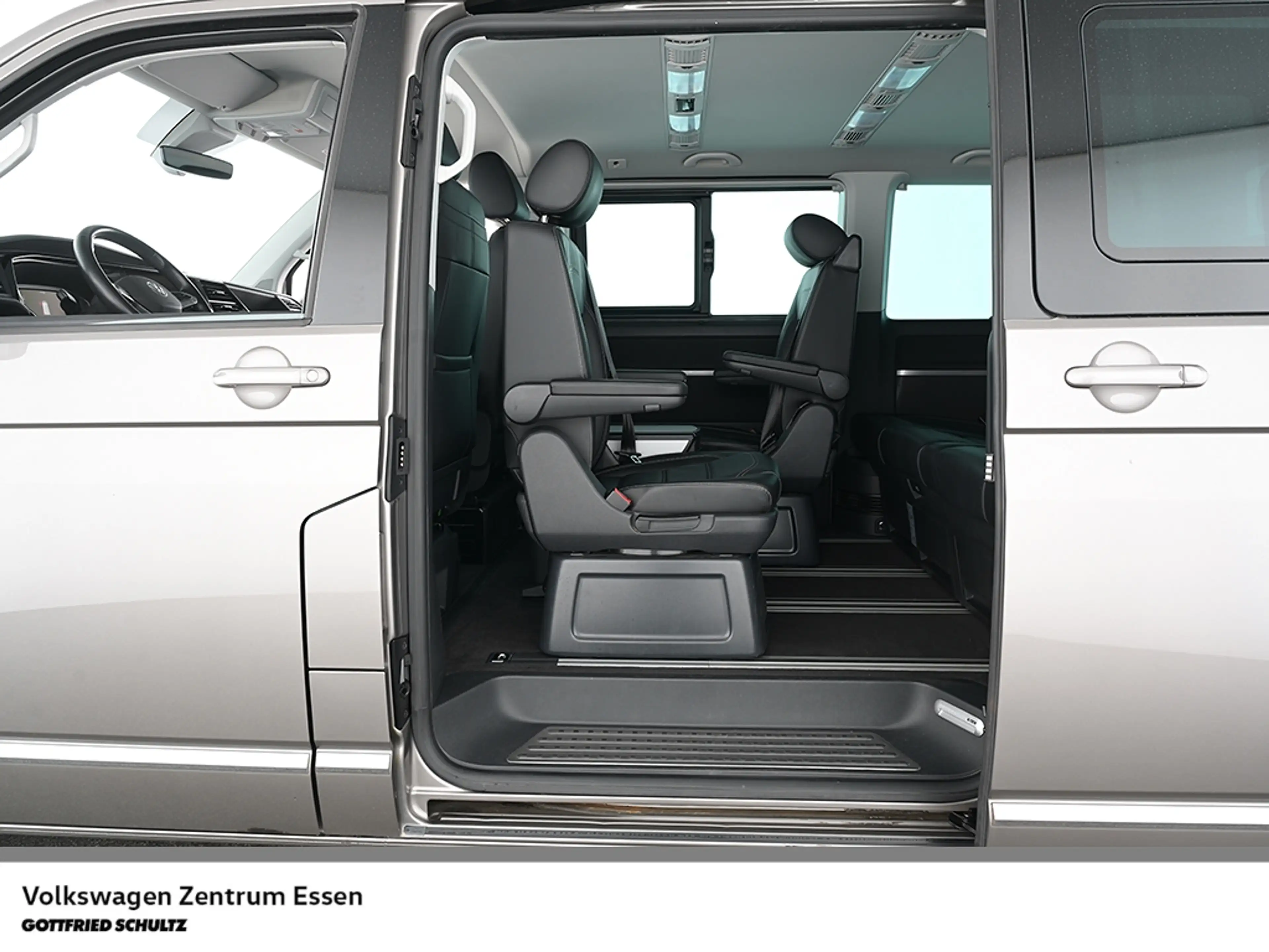 Volkswagen T6.1 Multivan Generation Six 4M DSG LED Navi R-Kamera Sitzhzg — photo 14