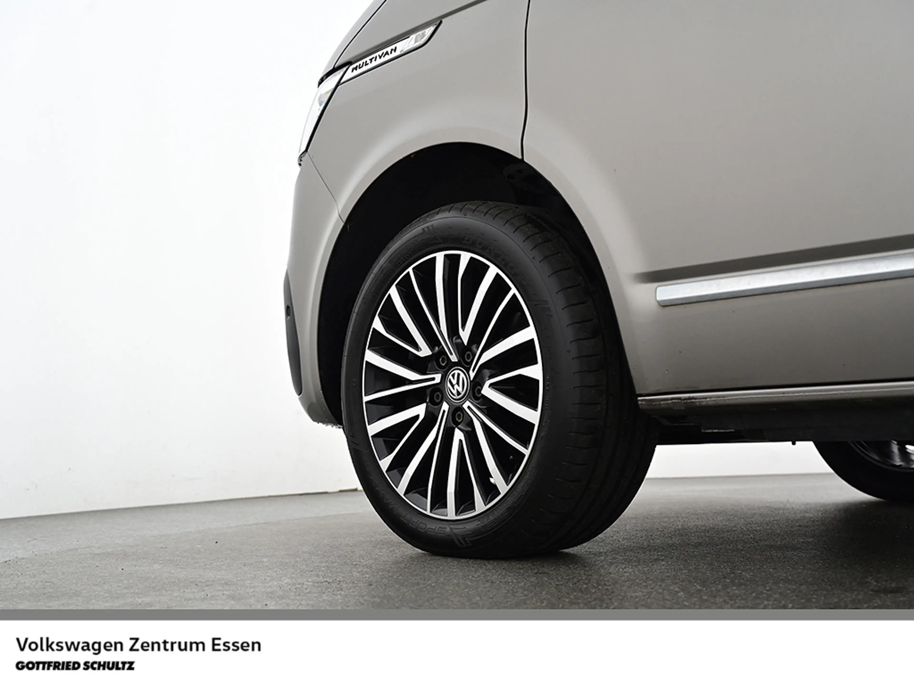 Volkswagen T6.1 Multivan Generation Six 4M DSG LED Navi R-Kamera Sitzhzg — photo 6