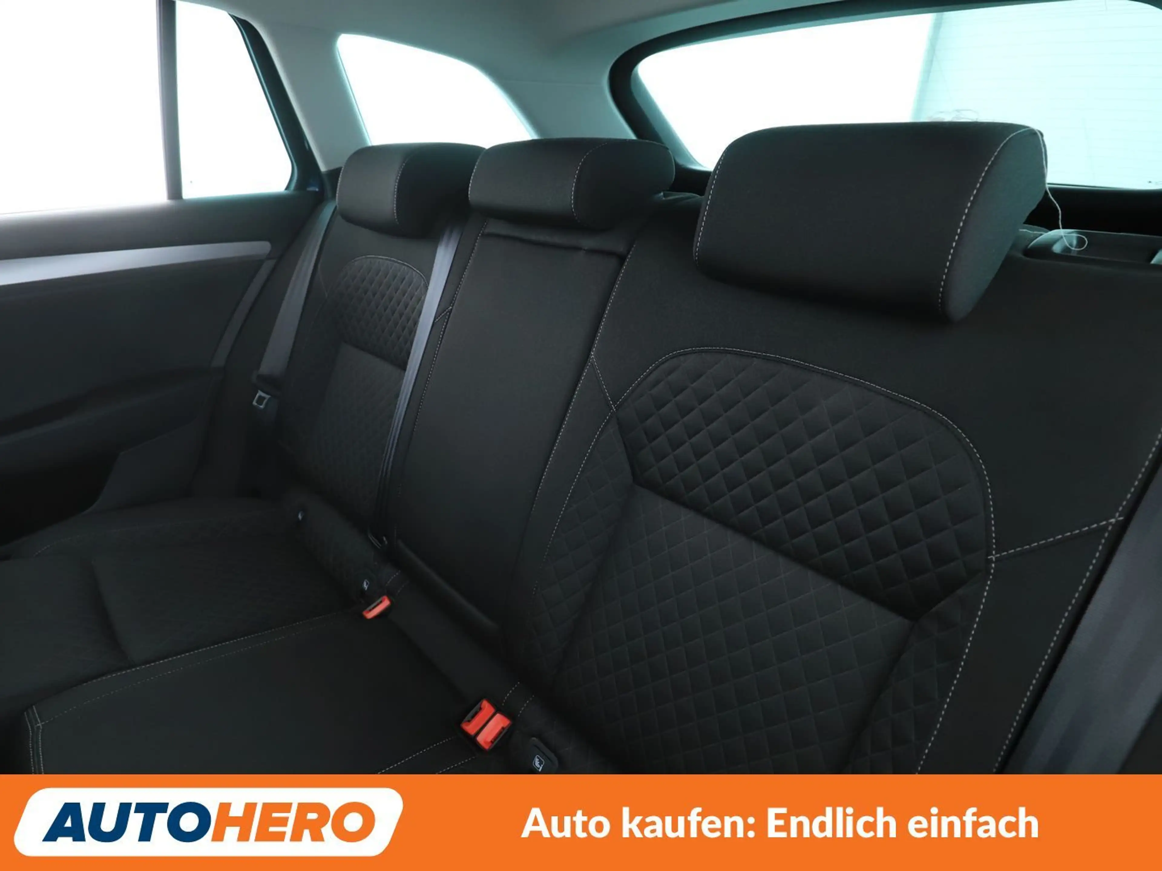 Skoda Superb 1.5 TSI ACT Style *NAVI*BiXENON*PDC*TEMPO*SHZ* — photo 14