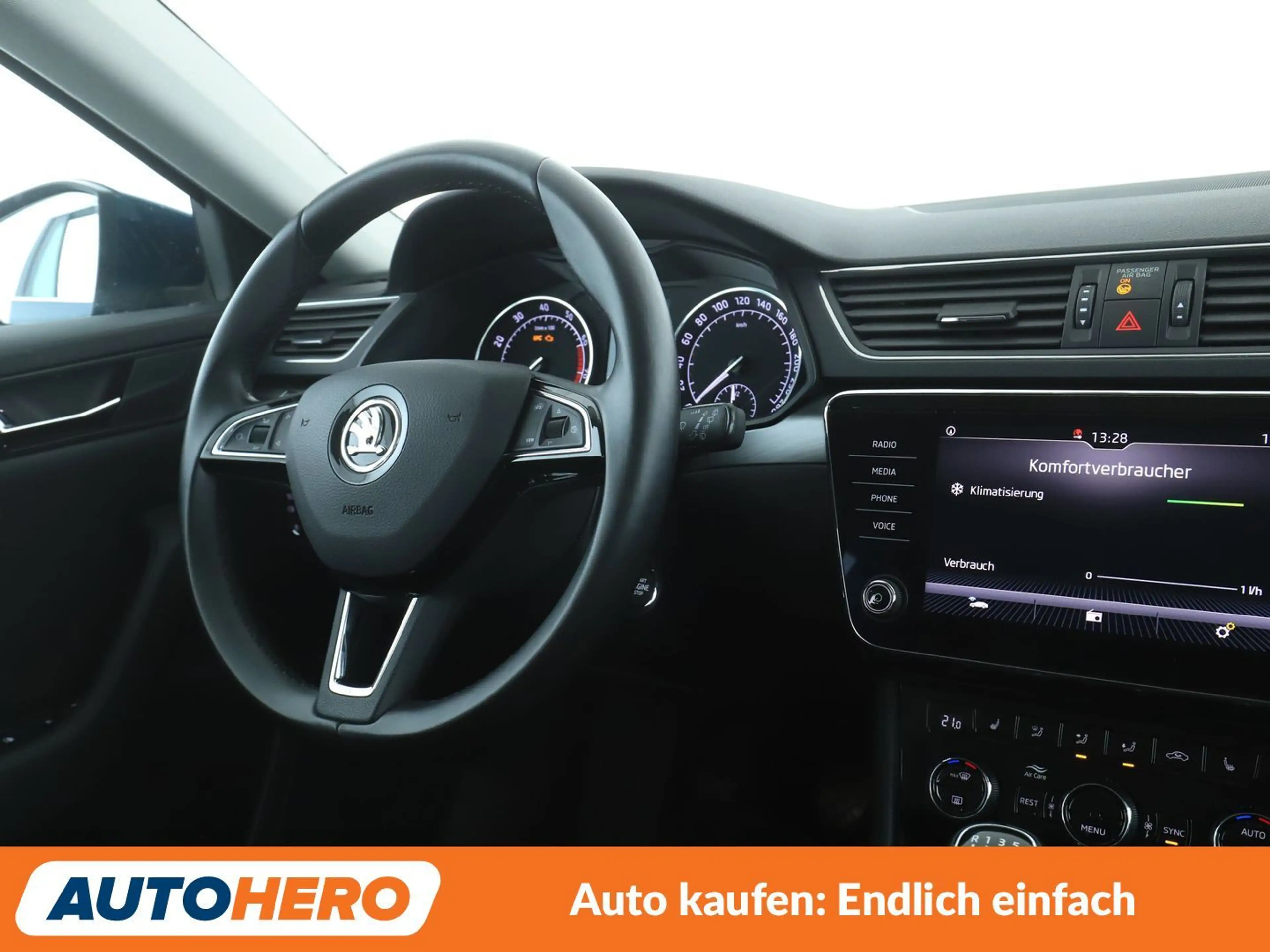 Skoda Superb 1.5 TSI ACT Style *NAVI*BiXENON*PDC*TEMPO*SHZ* — photo 13