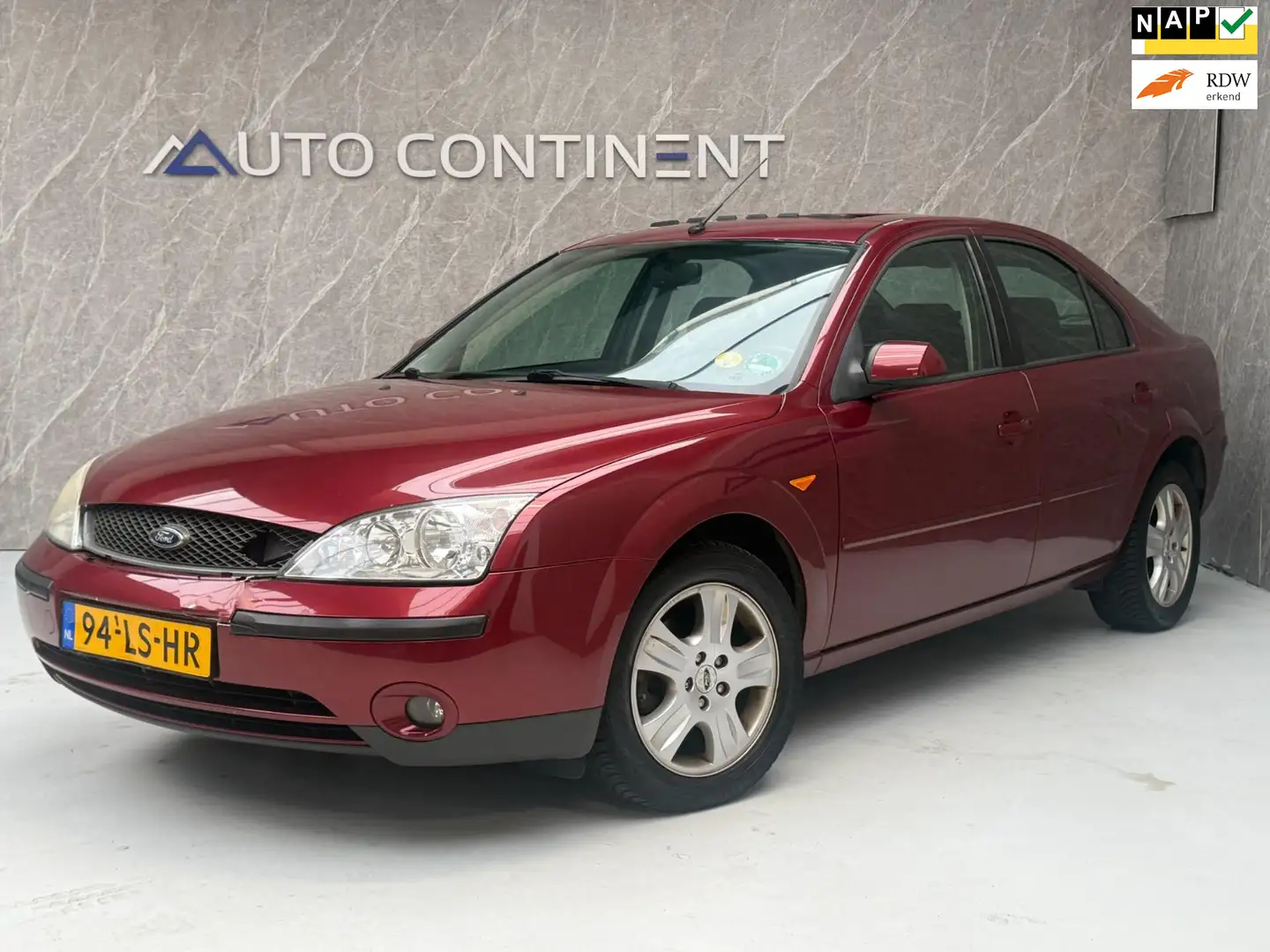 Ford Mondeo 2.0-16V Automaat / NAP Rood - 1