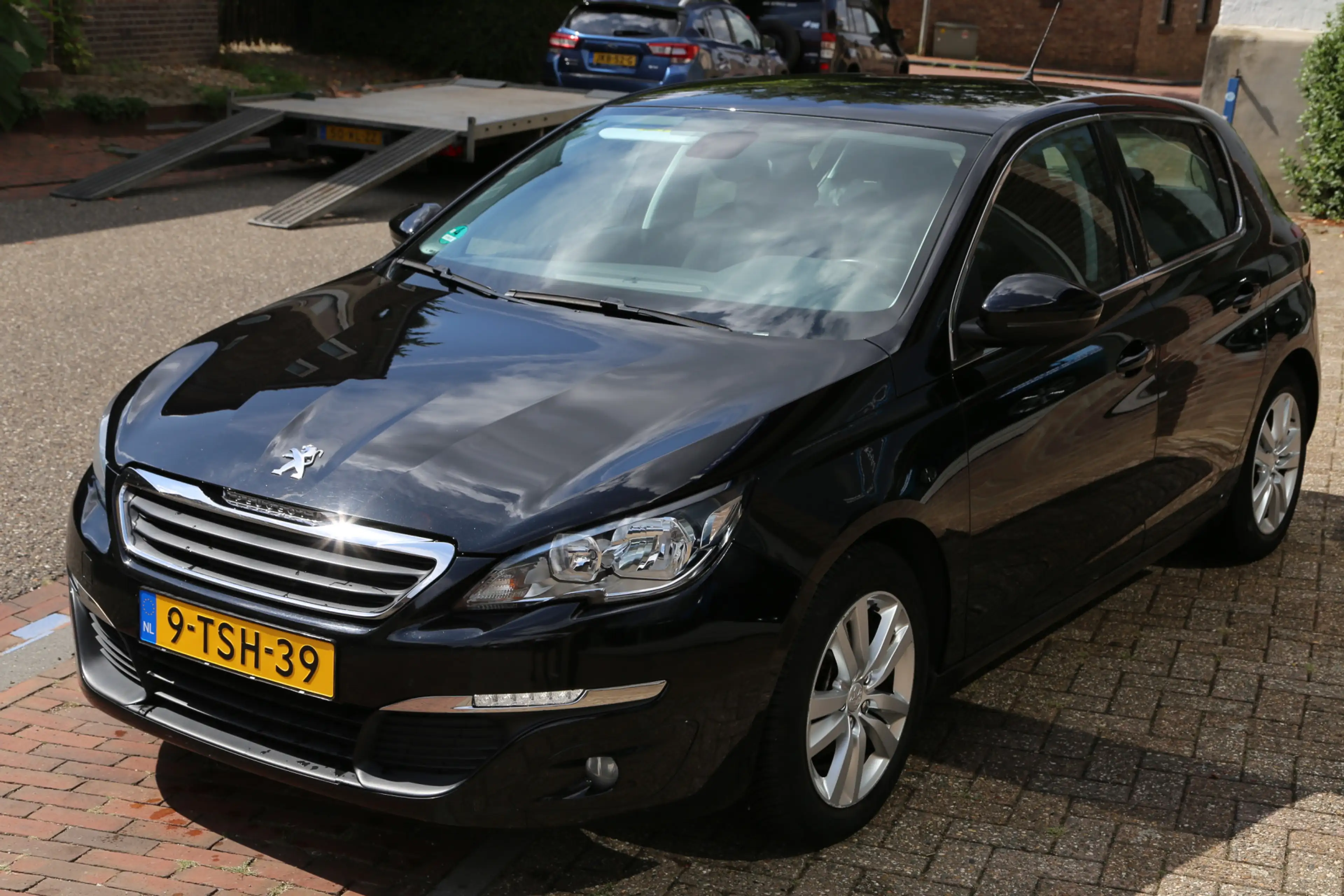 Peugeot 308 1.6 THP Active — photo 2