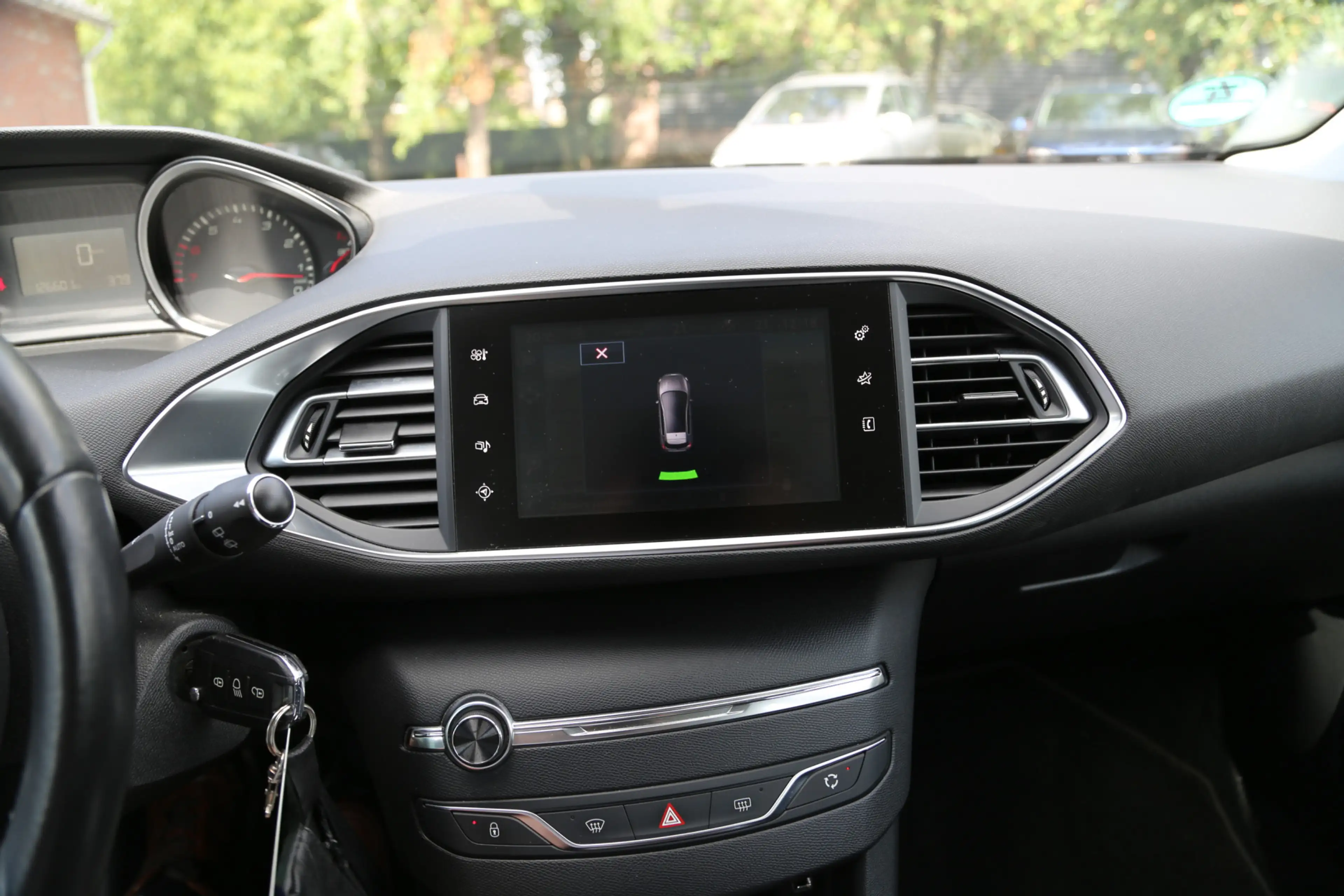 Peugeot 308 1.6 THP Active — photo 12