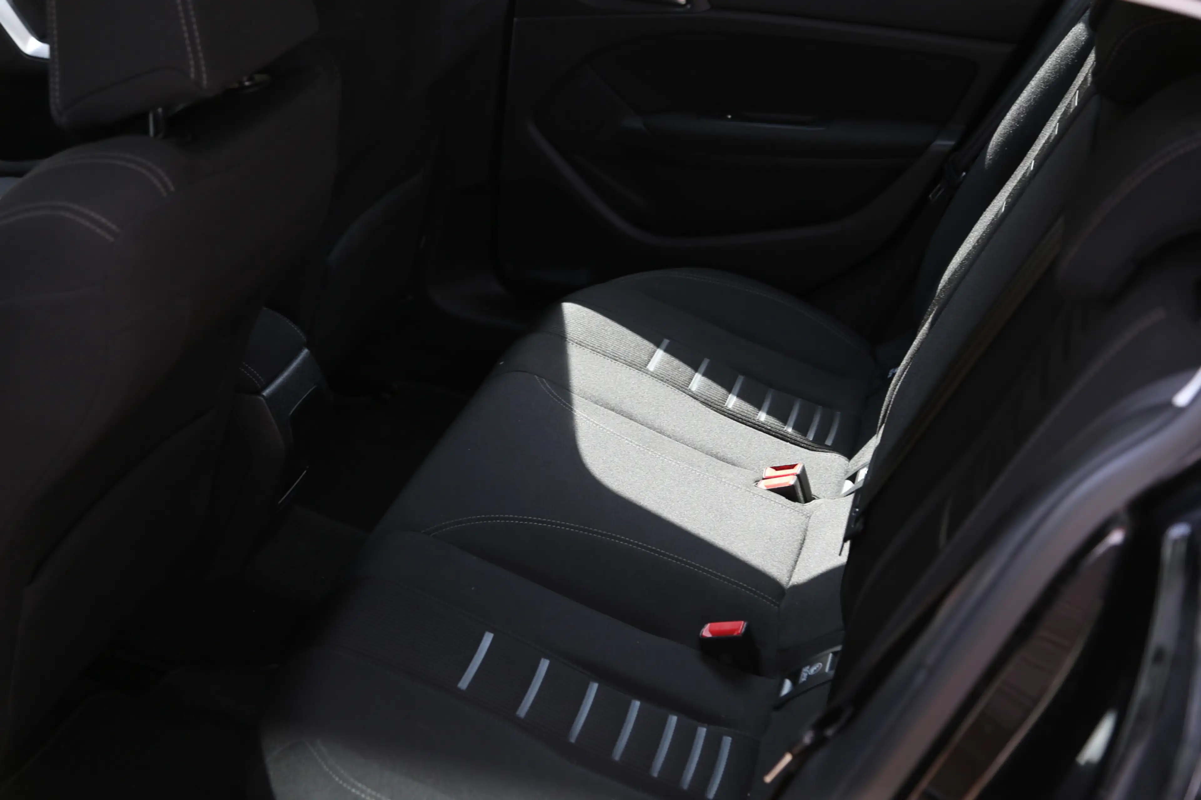 Peugeot 308 1.6 THP Active — photo 6