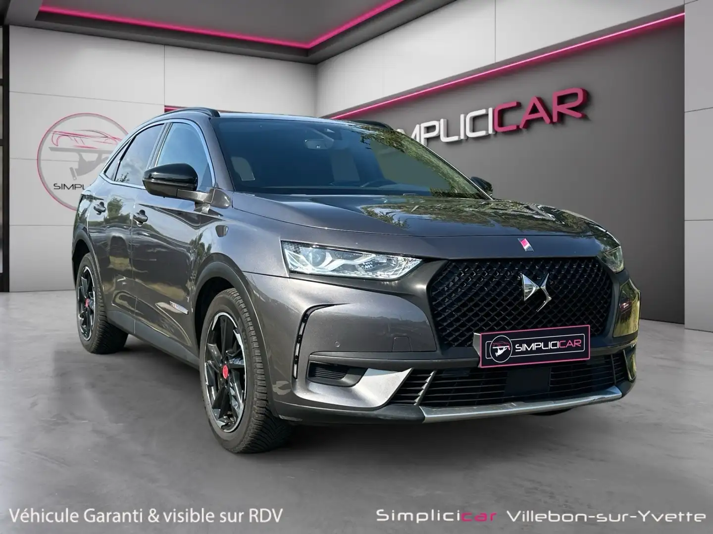DS Automobiles DS 7 Crossback Performance Line Grijs - 1