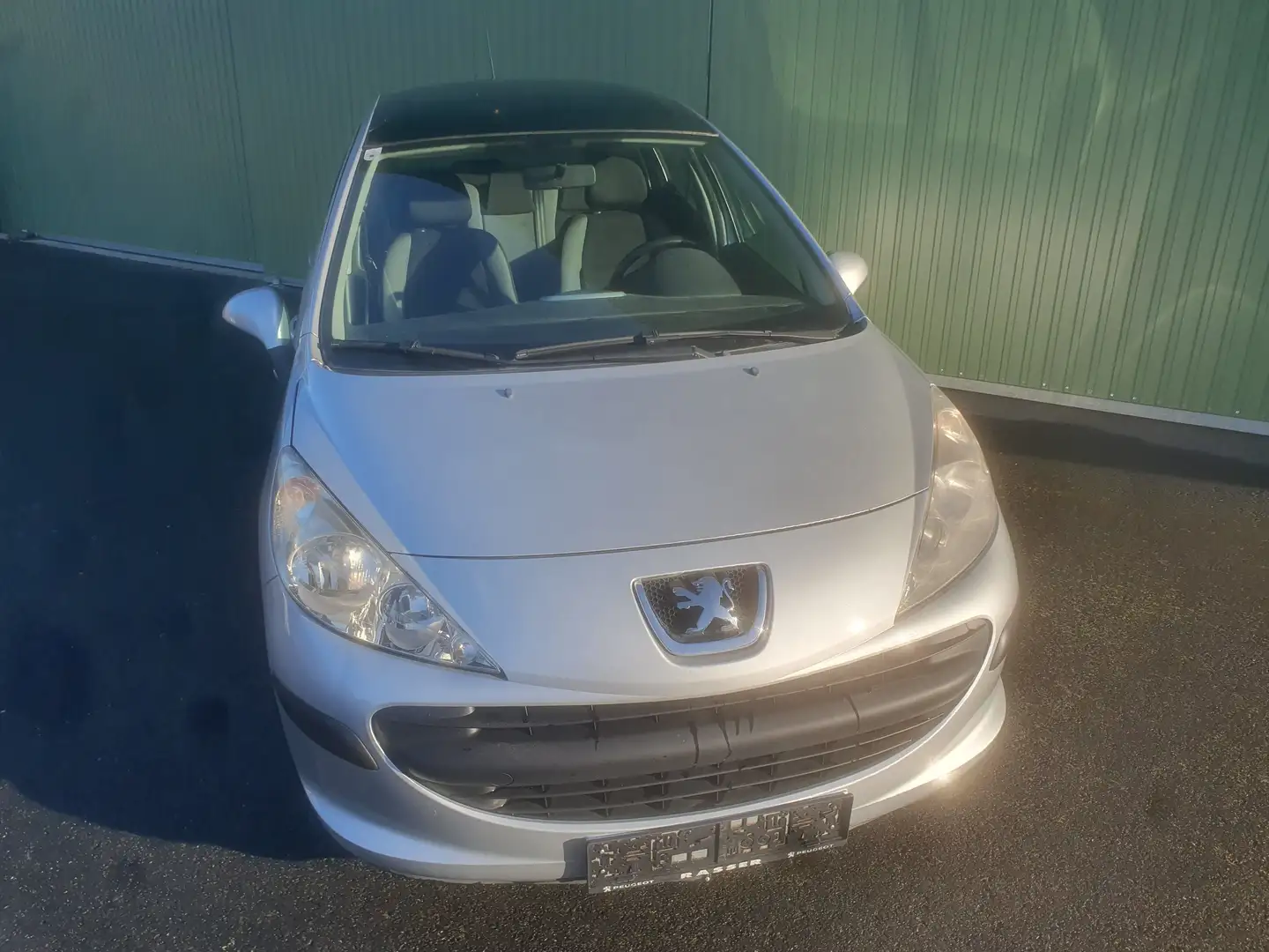 Peugeot 207 207 SW Trendy HDI 90 Silber - 2