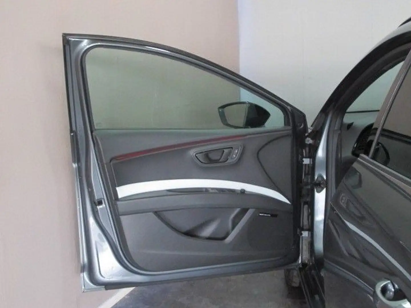 SEAT Leon ST Cupra 280 Navi+Panorama-Ausstelldach+DAB Grau - 2